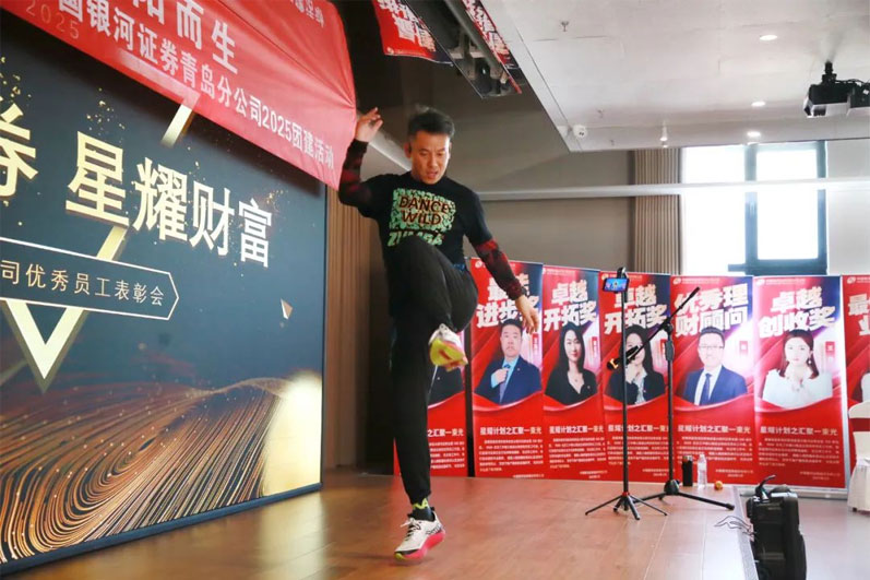 青島拓展，青島拓展訓練，青島團建，請致電青島眾行遠