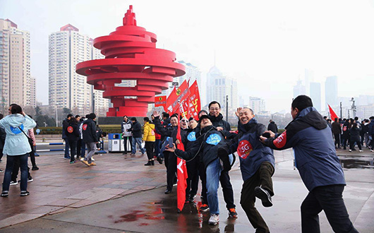 公司團建旅游，奔赴山海，與團隊同行。